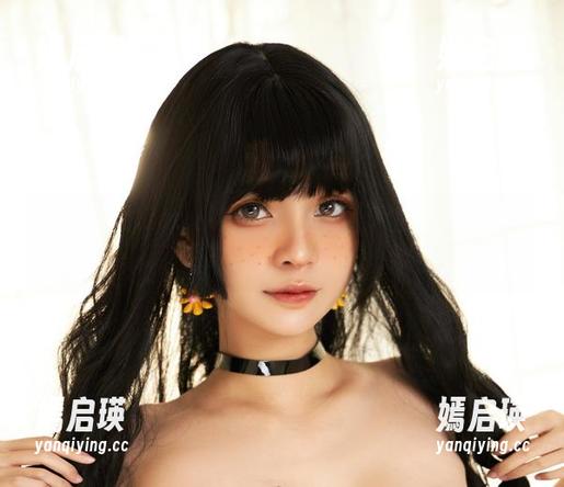 Azami 看!这是Azami制服的美图,照片里的秘密你懂的?