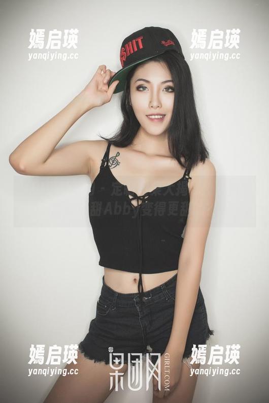 GIRLT果团网 - 定制图集大揭秘：黑色是怎样让甜Abby变得更甜的？