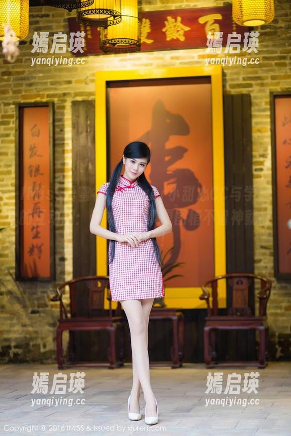 IMiss爱蜜社 - sugar小甜心CC与学姐的互动剧：这本写真集原图稍不留神就被迷住了！