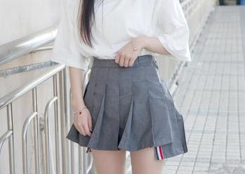 MSLASS梦丝女神 – 学院风也可以很随性：林可儿的私拍合集，谁还在认真呢？
