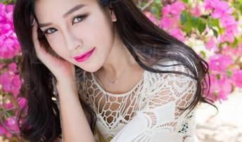 MiStar魅妍社 – 下载程小烦不烦的白丝写真集，带点神秘却又撩人的气息！