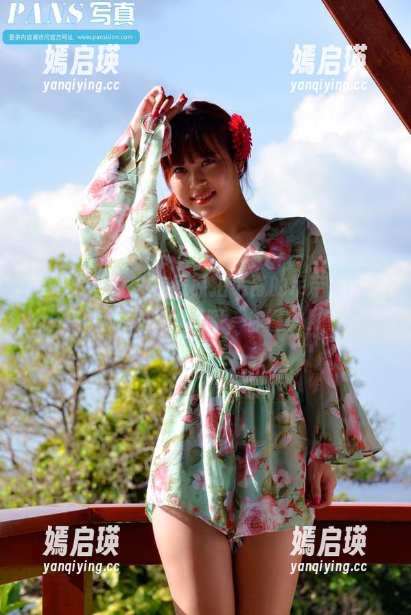 PANS写真-小青 PANS写真 - 在线抓拍小青的吊带瞬间,高清细节,呵呵,你懂的!