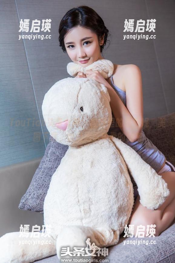 TouTiao头条女神-杨曼妮 TouTiao头条女神 - 校园里的杨曼妮,美图下载,悄悄揭示青春的秘密