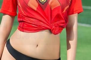 UGirls尤果网 – 田梓茵的浴缸探险：福利图包揭秘那个神秘瞬间
