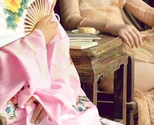 UGirls尤果网 – 黛斯羽的温柔画卷：精选写真抚摸灵魂