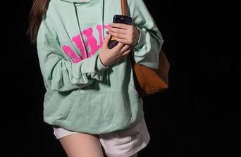 Xiuren秀人网 – 粉色之旅：刘婷婷的私房美图漫游记
