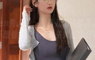 Xiuren秀人网 – 月酱儿海边的高清图库：不想看却又舍不得关掉的美好瞬间