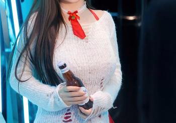 Xiuren秀人网 – 最新燕甘甘秘书原图：快来围观这份令人心动的巧妙搭配！