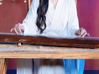 Xiuren秀人网 – 红裙加白浅浅，总有些你没见过的奇葩瞬间，快来看看这个合集吧！