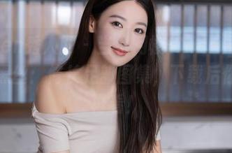 Xiuren秀人网 – 当绯月樱-Cherry遇上性感黑丝：修长足部图集，下载后你会想再看！