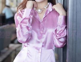 Xiuren秀人网 – 谢小蒽毛衣秀：在无圣光的世界里，原图真的有点不同！
