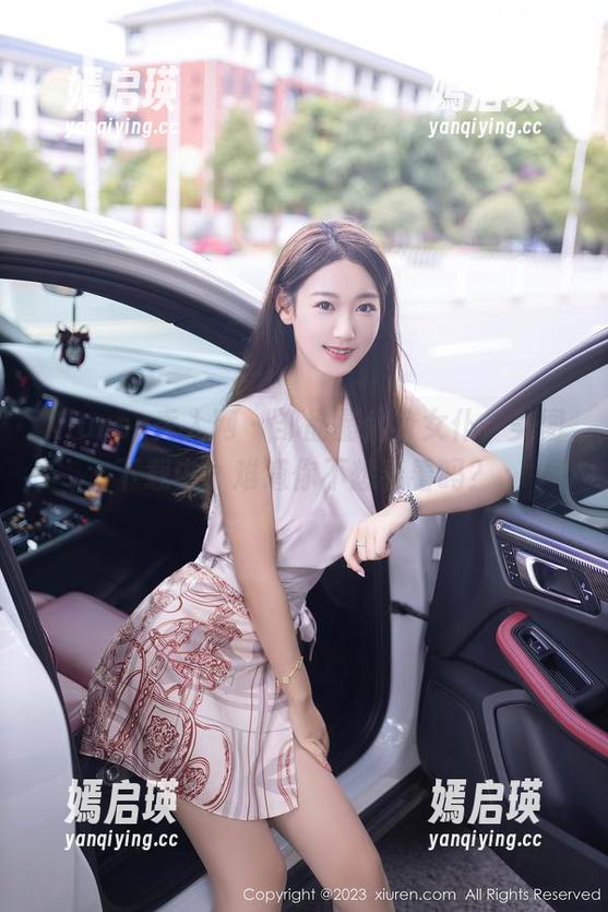 Xiuren秀人网 - 邹晶晶化身女仆，美图下载中，难道你不想看看吗？