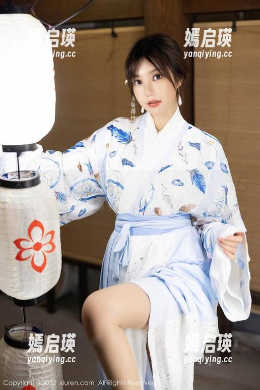 Xiuren秀人网 - 从严肃到俏皮，陈茜妮zoe的制服写真图集真是总有惊喜