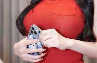 Xiuren秀人网 – 龙女sunny的泳池作品——别拐弯，直接过来看看这逆天的水花！