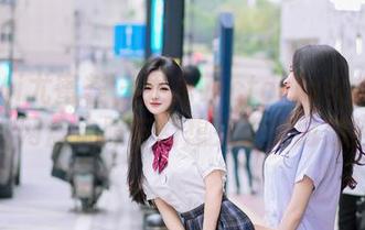 YouMi尤蜜荟 – 果儿Victoria女神写真：网盘快照与幻想交织的时刻！