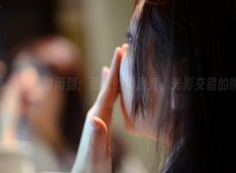 pans – 私拍时间到：蕾蕾的制服秀，光影交错的瞬间！