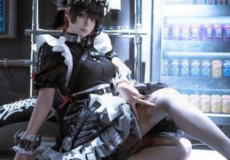 想要轻风吹拂？不如看看w百合欧皇子w的写真资源：明日方舟LB01红，简直让人神往！
