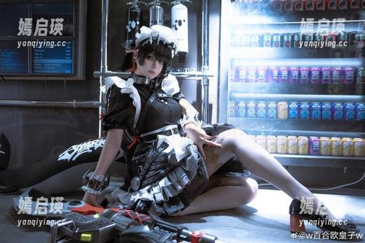 想要轻风吹拂？不如看看w百合欧皇子w的写真资源：明日方舟LB01红，简直让人神往！