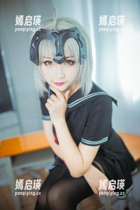 三刀刀miido ‘套装’或许不够,大胆尝试三刀刀miido的定制写真,绝对不刀刀洗人!