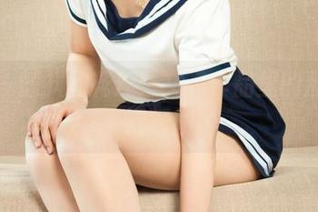 丽柜 – 颤抖的花蕊：文芮作品里的那些晦涩瞬间