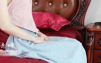 微密圈 – 家有水墨老师的办公室：无圣光的套图中，居然透着一丝温柔的暧昧