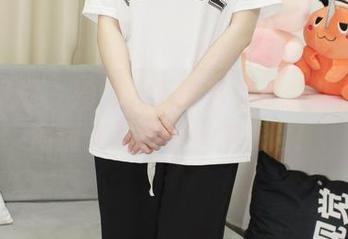 小众视觉 – 婚纱之下的真实小琳儿：完整高清作品集等你来探险！