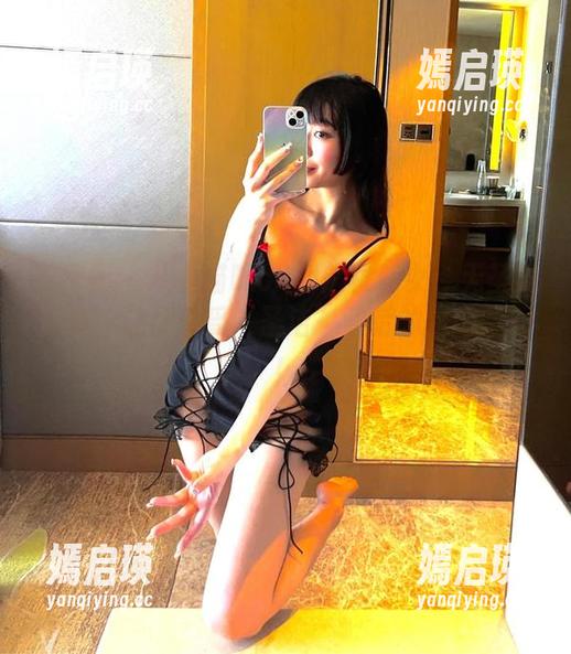 小猫咪ck 微密圈 - 从小猫咪ck到超模修女:无圣光写真,让你感受“圣洁”背后的逗趣瞬间!