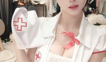 微密圈 – 小玉吃果冻的自拍大图，快来围观这个迷人的瞬间吧！