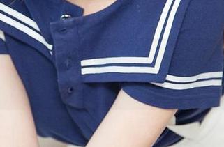 尤果网 – 高清看不够！栗子的制服魅力，快来下载一波！