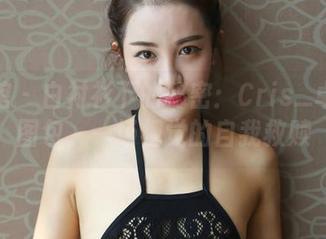 尤物馆 – 白衬衫下的秘密：Cris_卓娅祺图包，一场视觉的自我救赎