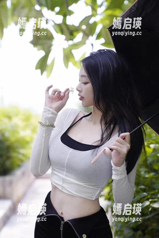 微密圈 - 徐珺大哥带你感受体操服魅力，下载她的作品集，真的不怕被SCREEN！
