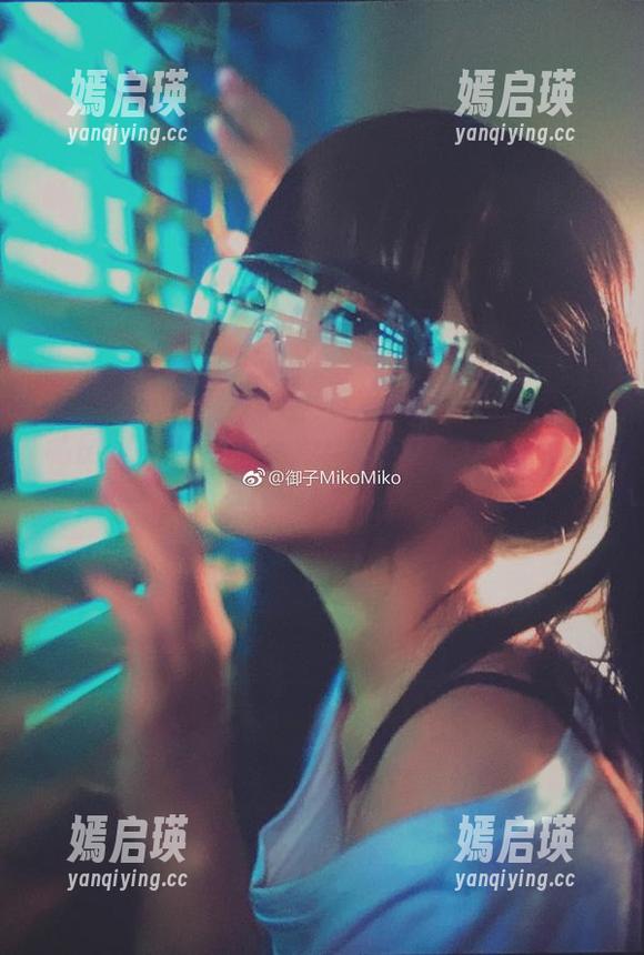 御子Yumiko 私房图包里的御子Yumiko连体衣,竟让我怀疑人生!