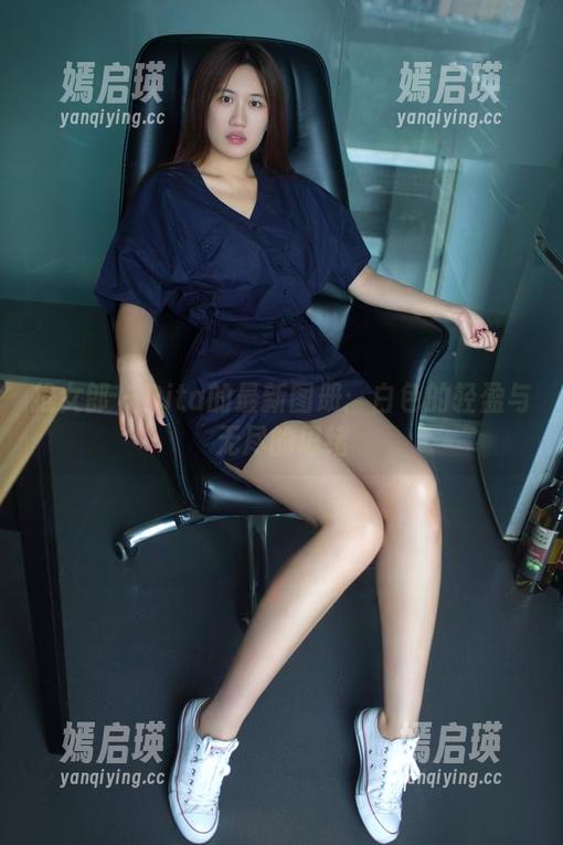 推女郎 - Rita的最新图册：白色的轻盈与无尽的思绪