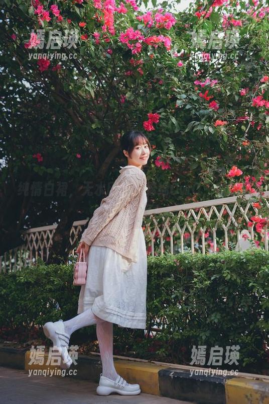 纯情白裙，无水印的木绵绵OwO，私房写真游乐场！