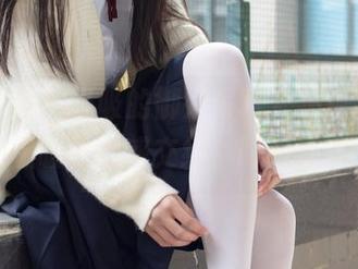 森萝财团 – 吸吸的御姐写真合集更新中，瞬间的温暖与魅惑交织，时间停滞了吧？