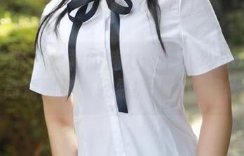 模范学院 – 白裙的魅力：伊小七MoMo的高清图集，轻易抓住你的视线