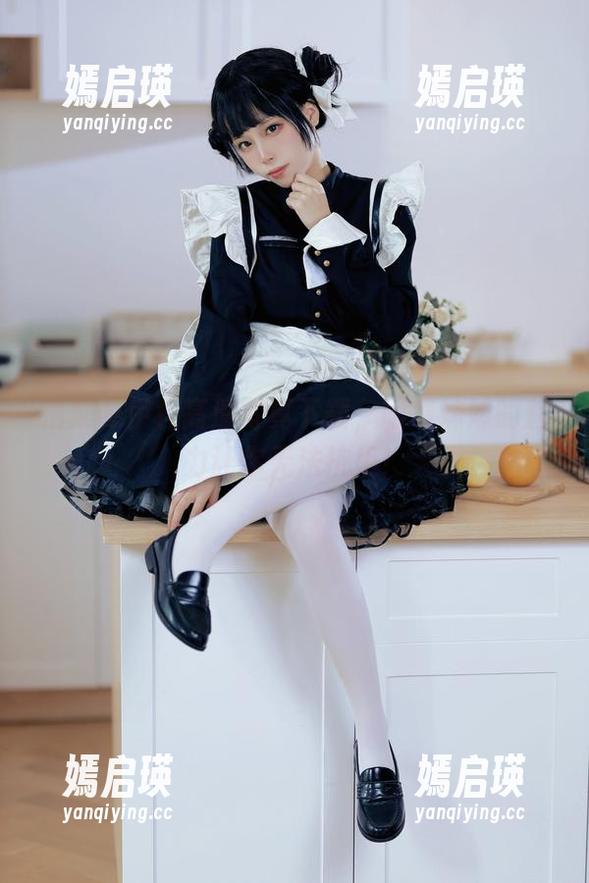 洛桑w伊梓 洛桑w伊梓高清写真下载,眼镜妹妹的魅力让你无法抗拒!