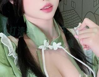 在沙滩上打滚！清水由乃与玛丽萝丝白色泳衣套图合集