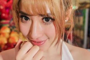 爱丝 – 女王的最佳搭档：佳慧的套图合集，让每一瞬都值得收藏！