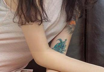 爱尤物 – 李希瑶此次裸足作品集：更新中的小秘密，想看吗？