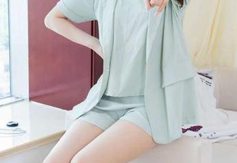 物恋传媒 – 免费！婷婷的礼服套图，别说我没告诉你！