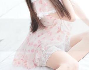 王羽杉制服最新图册，流露出不一样的风情。