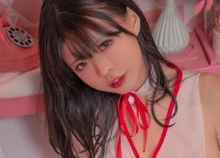 疾走可可再添新图，《爱宕高雄旗袍双人》更新，我的目光却不由自主游离