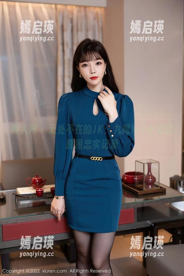 秀人网 - 无处不在的JK：九尾Ivy小姐的原图忠实记录