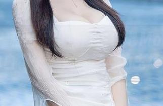 秀人网 – 私房照抢戏：伊小七MoMo与她的白裙子，究竟是谁的主场！