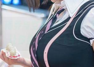 秀人网 – 南乔与空姐共同出镜，写真图片让你坐上云霄飞车！