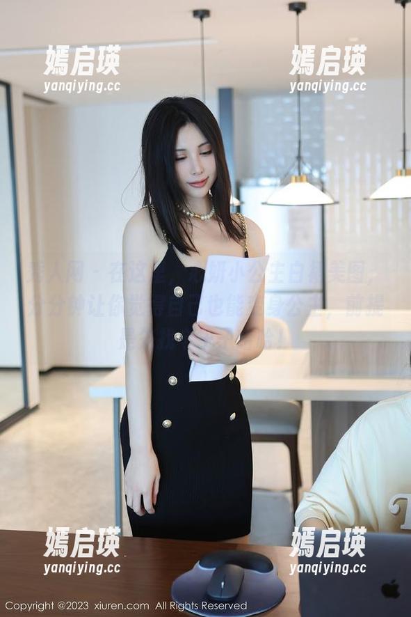 秀人网 - 在这里，心妍小公主白裙美图，分分钟让你觉得自己也能变身公主，前提是先找个王子哈哈！