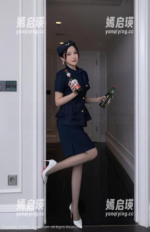 秀人网 - 谁说海边只有沙和水？悦悦姐的原图壁纸，带你进入另一种夏日幻想。