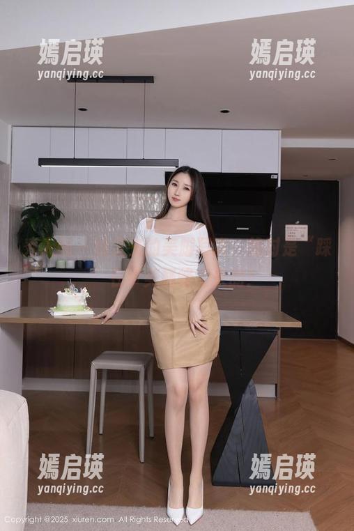 秀人网 - 林文文的美脚写真，绝对是“踩”在审美巅峰上来的！
