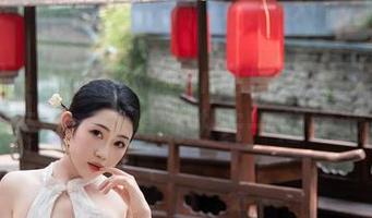 秀人网 – 江淑影river私房泳衣图集：光影交错，真想跳进去一起嬉戏！